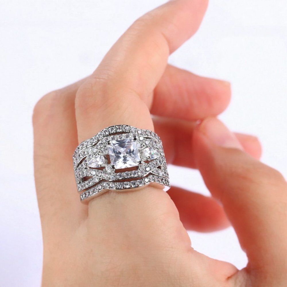 *NEW 18K White Gold Princess Cut Diamond 3PC Ring - Picture 6 of 15